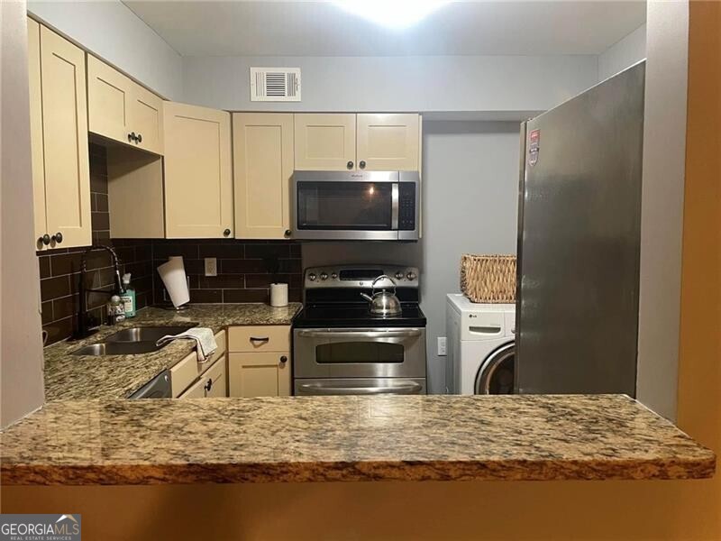 28 Glenald Way NW Atlanta GA 30327
