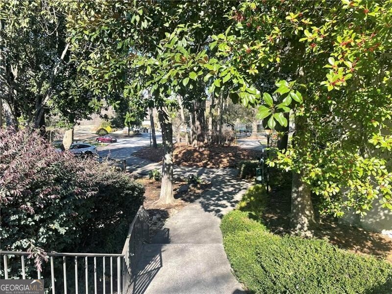 28 Glenald Way NW Atlanta GA 30327