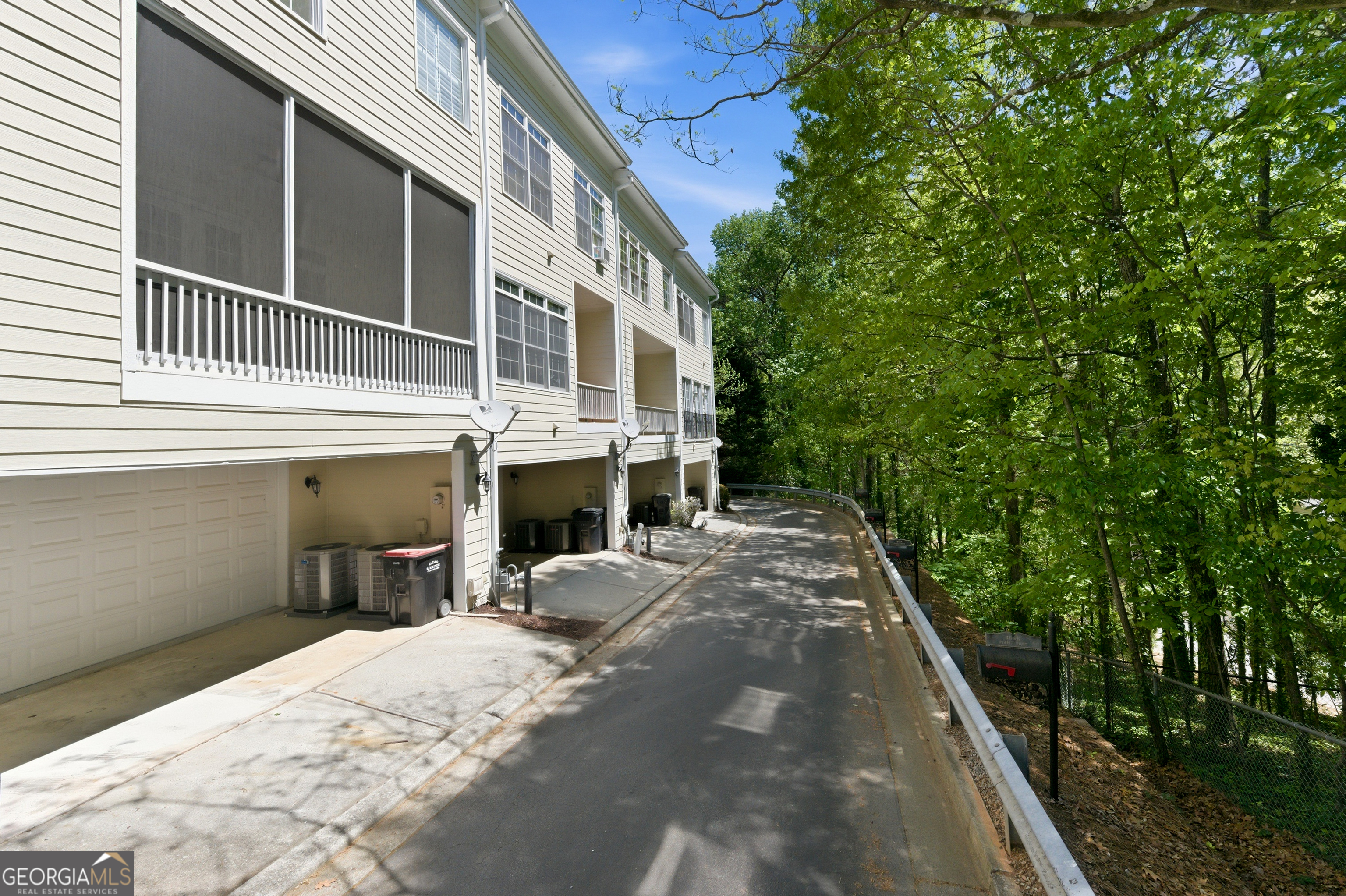 1063 NE Pearl Point Atlanta GA 30328
