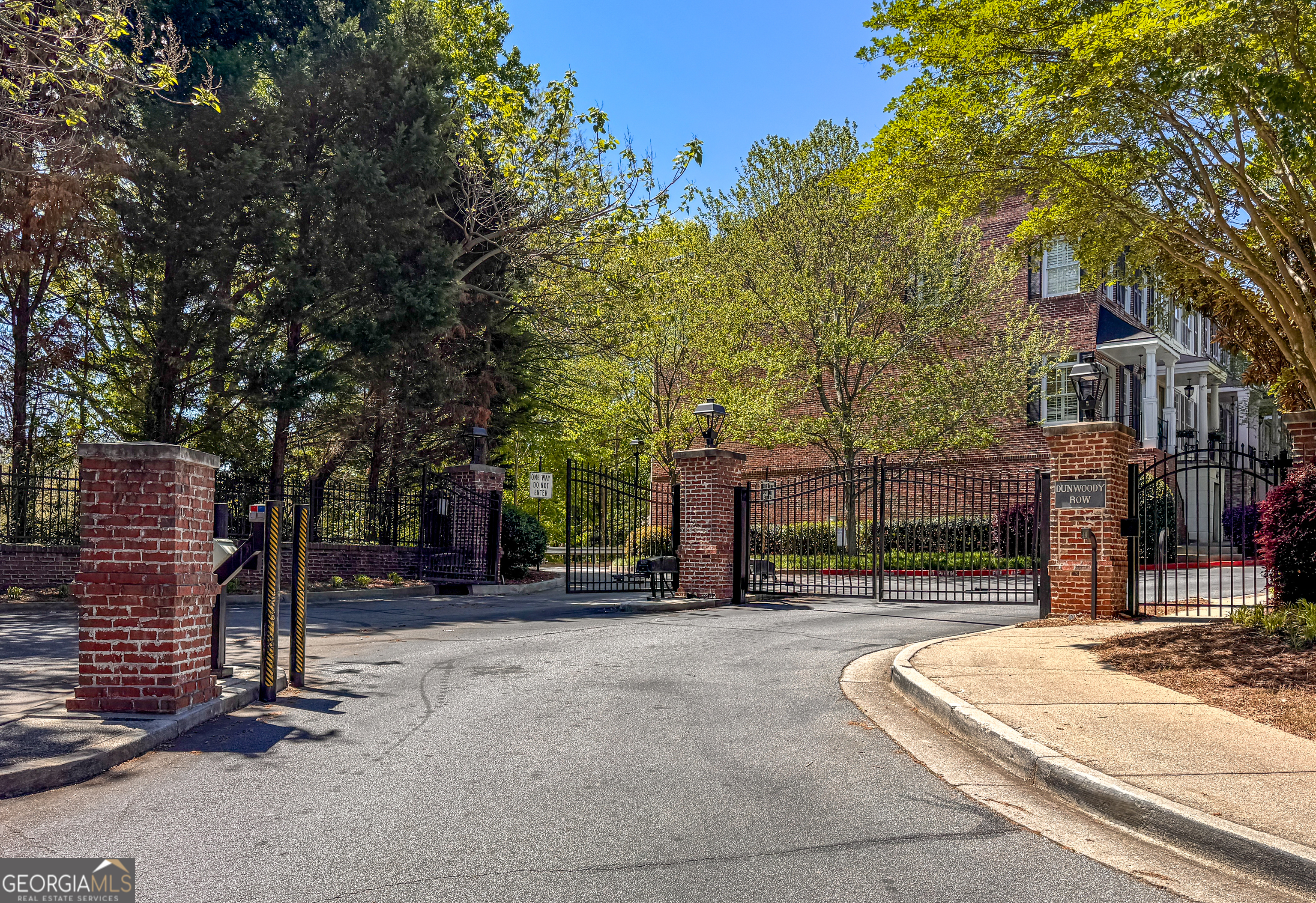 1063 NE Pearl Point Atlanta GA 30328