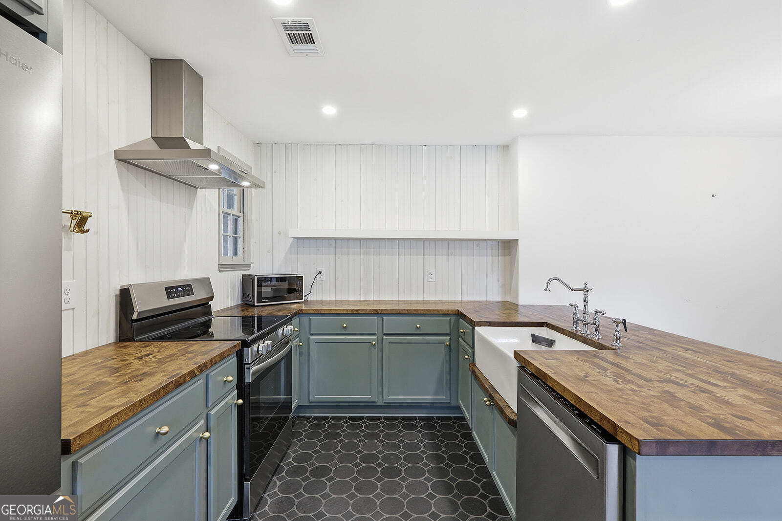 1302 E 53rd Street Savannah GA 31404