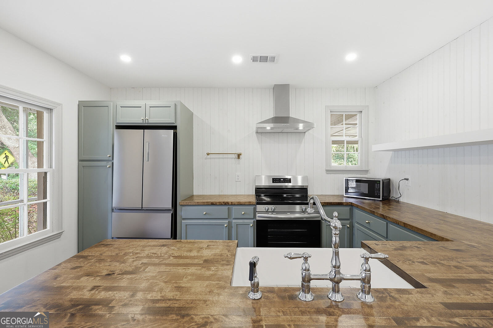 1302 E 53rd Street Savannah GA 31404