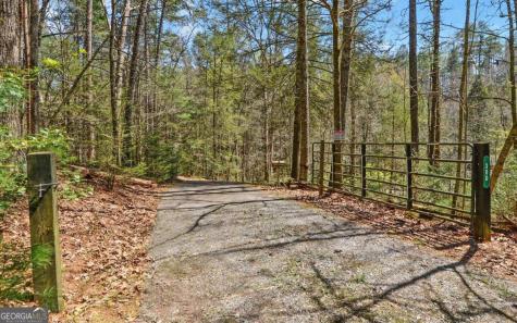380 Bear Foot Drive Blue Ridge GA 30513
