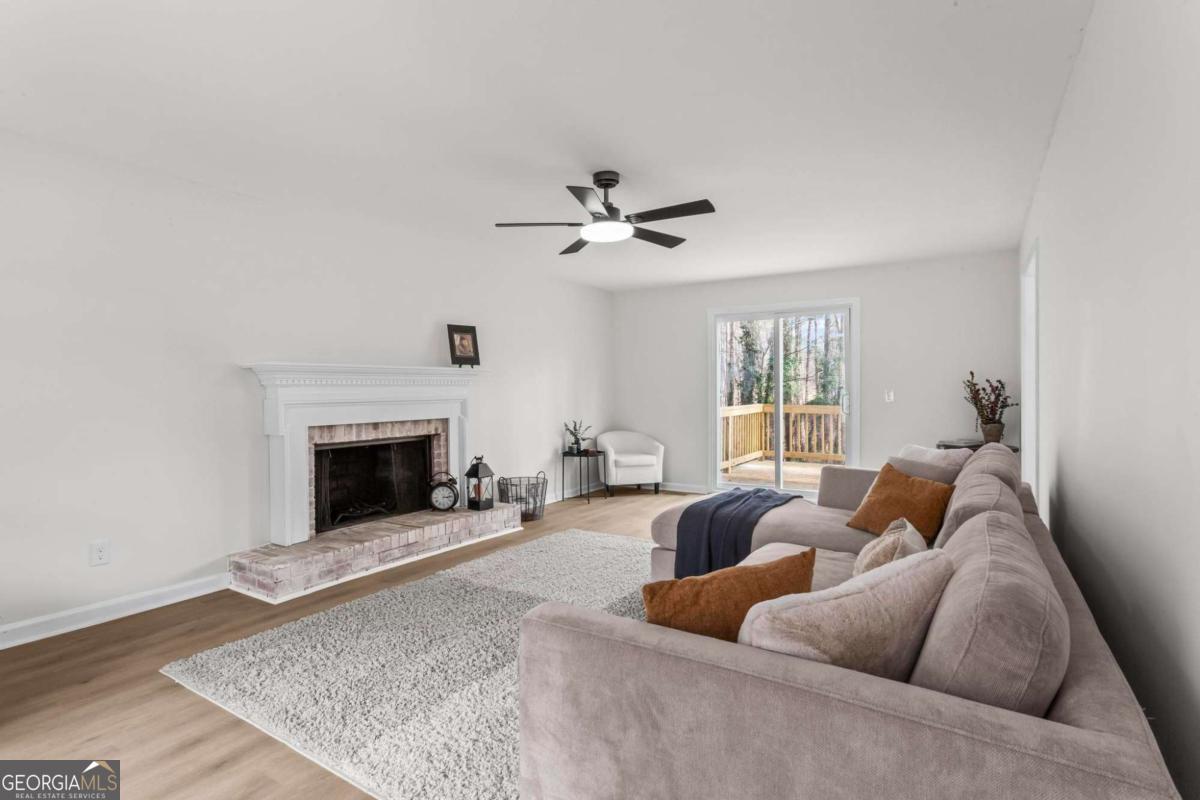 604 Apache Trail Woodstock GA 30189