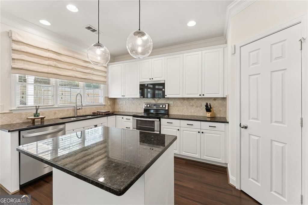5607 Vinings Retreat Pass SW Mableton GA 30126
