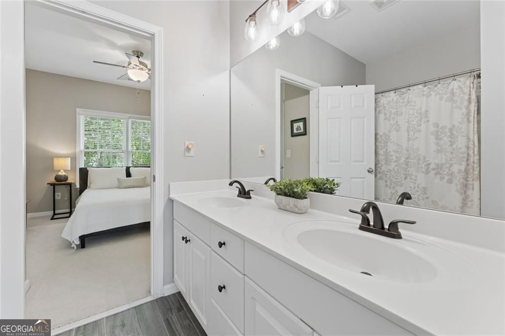 5607 Vinings Retreat Pass SW Mableton GA 30126