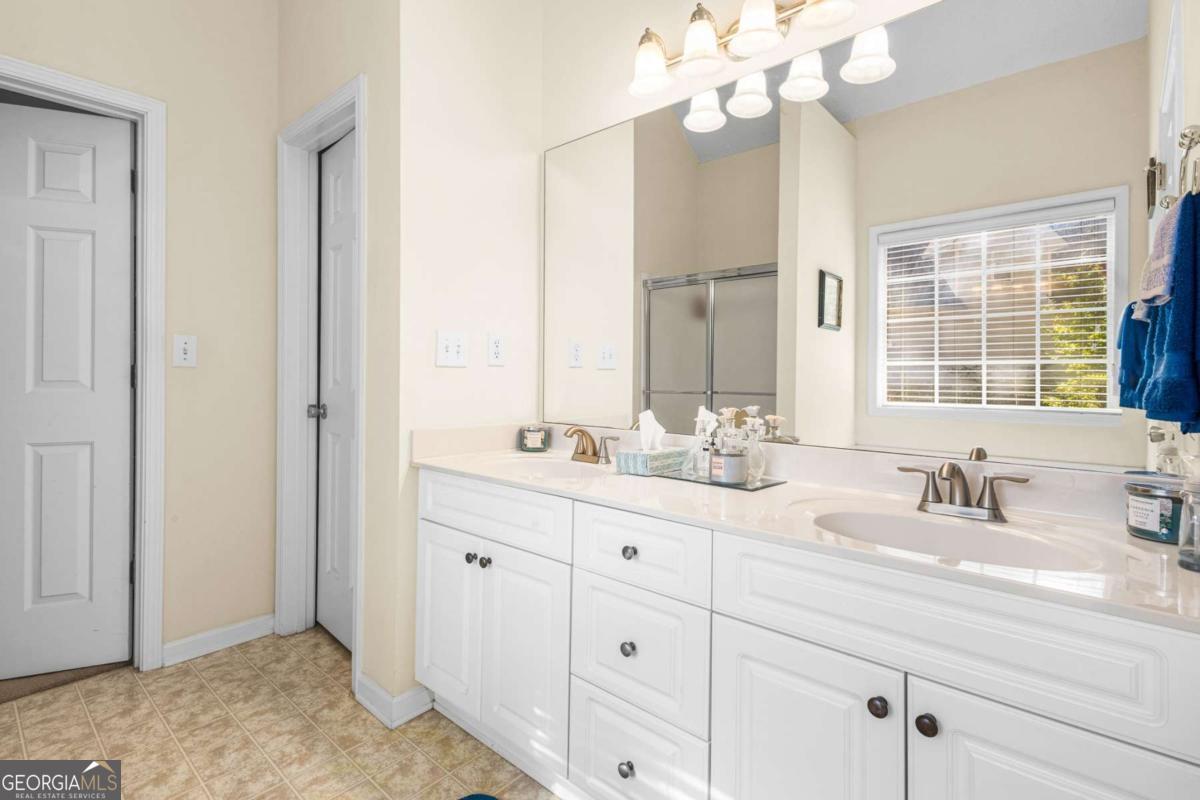 825 Lincoln Square Locust Grove GA 30248