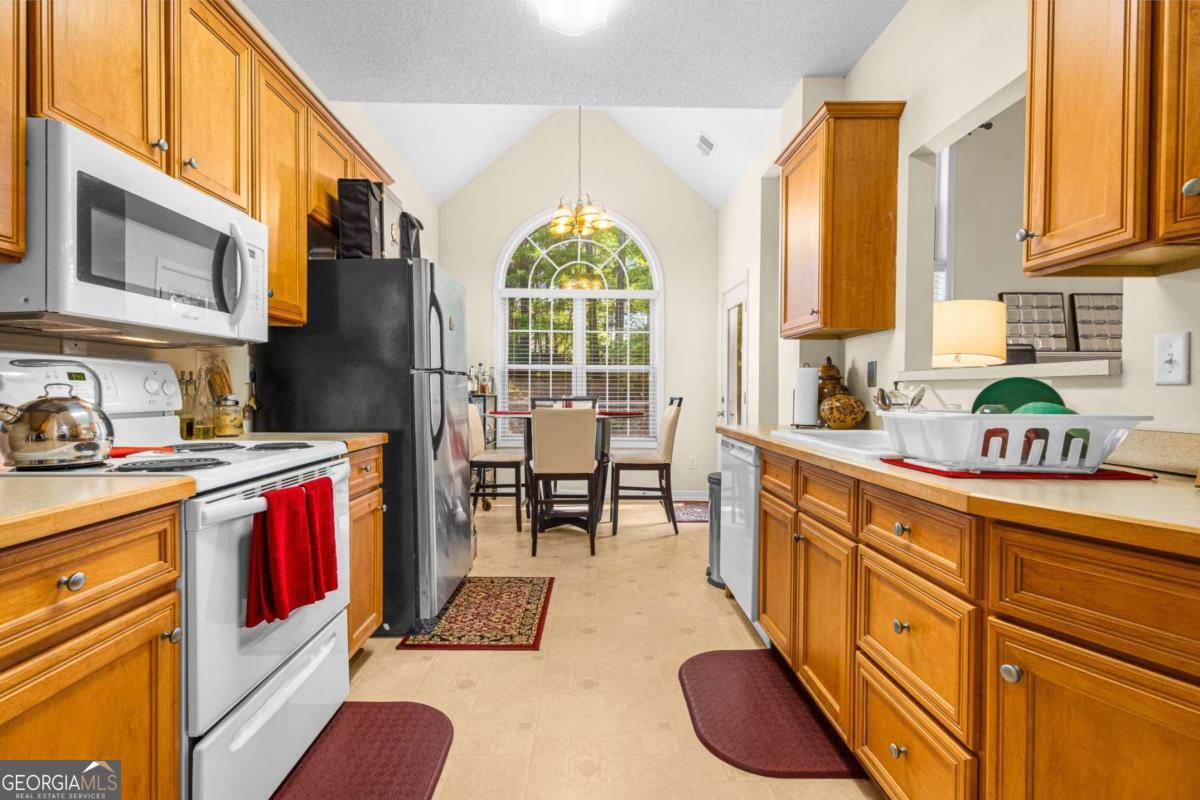 825 Lincoln Square Locust Grove GA 30248