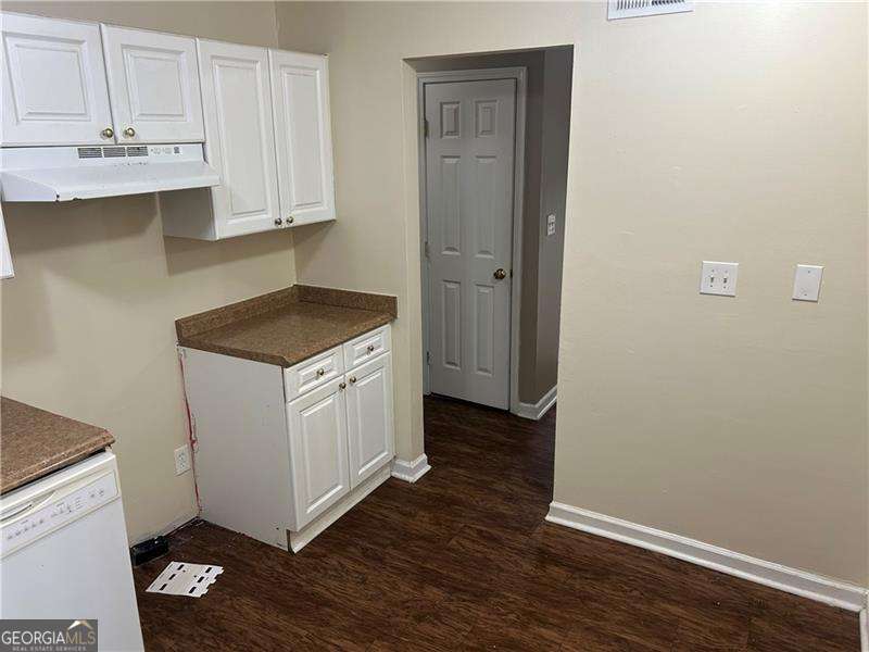 5323 Scarbrough Round Stone Mountain GA 30088