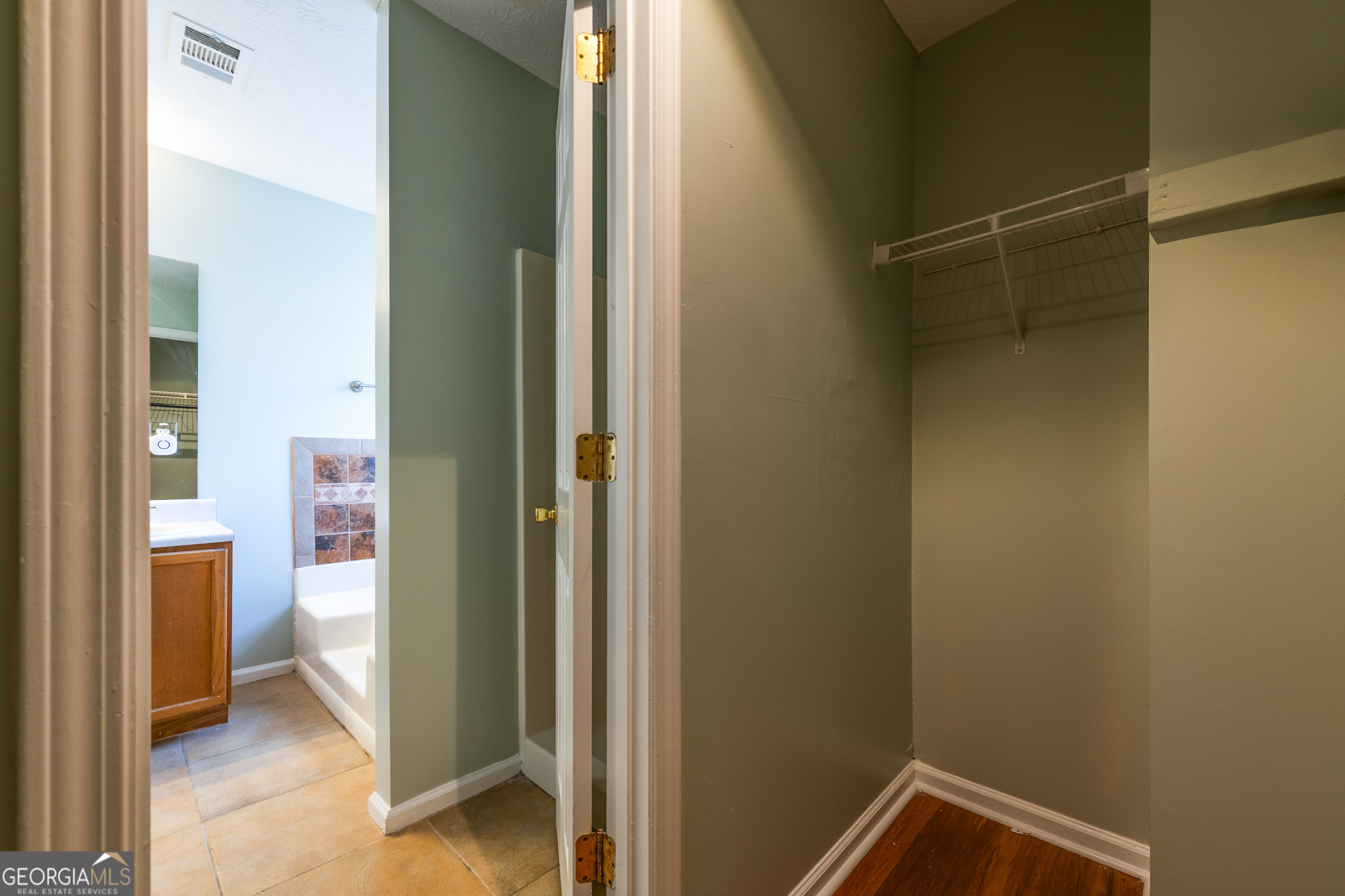 1382 Stoneleigh Way Stone Mountain GA 30088