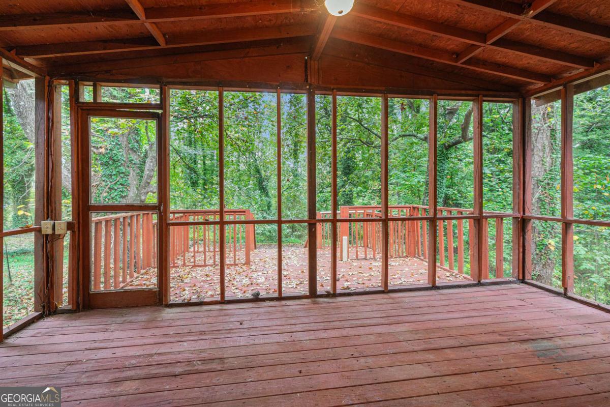 1513 Spruce Ridge Way Stone Mountain GA 30083