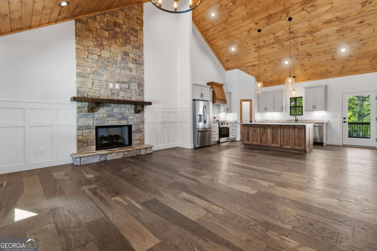 640 Hickory Ridge Ellijay GA 30536