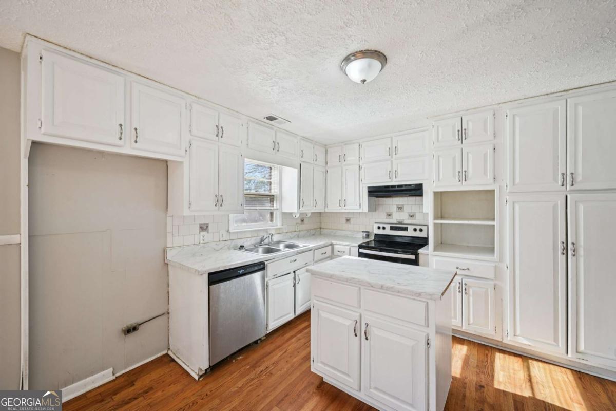 1324 N Hicks Circle NW Conyers GA 30012