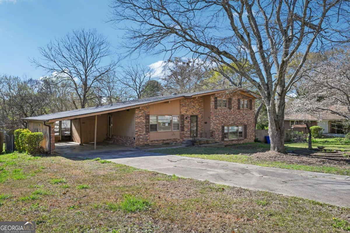 1324 N Hicks Circle NW Conyers GA 30012