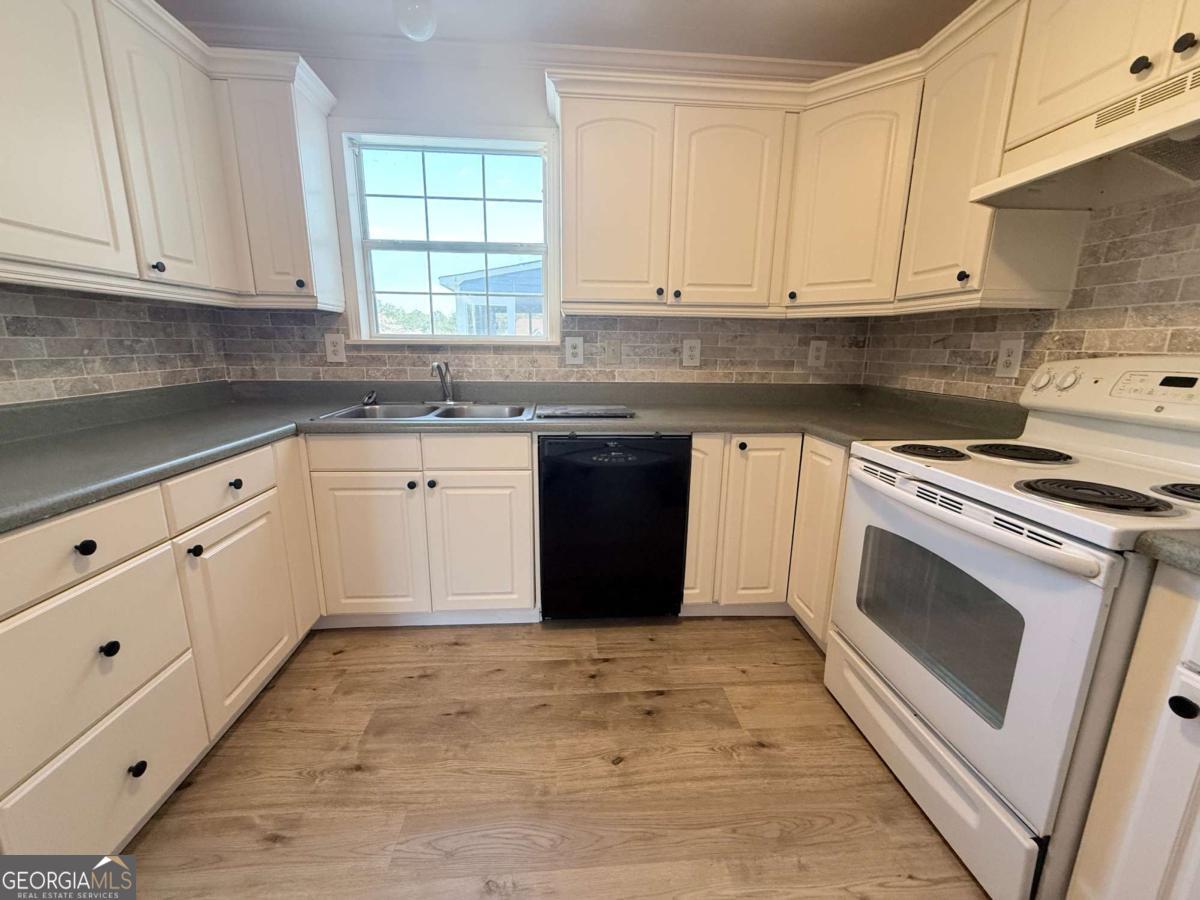 2000 Sage Court Loganville GA 30052