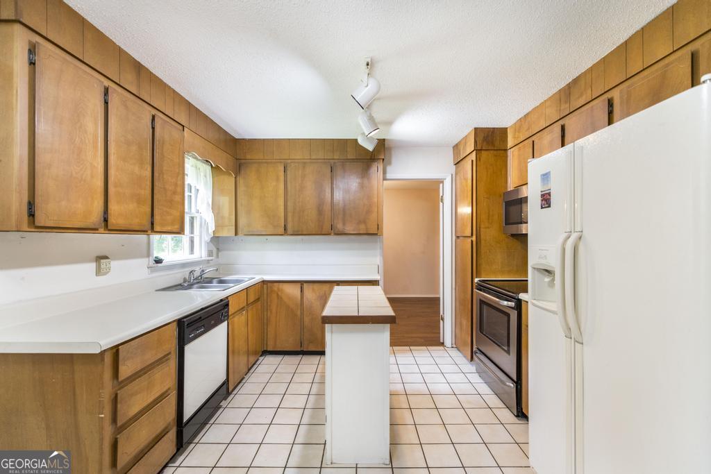 315 Donna Drive Warner Robins GA 31088