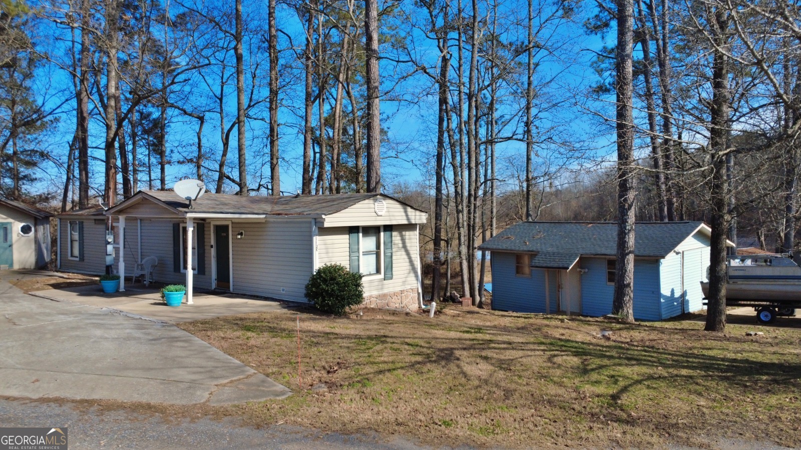 7112 E Blacks Bluff Road Cave Spring GA 30124