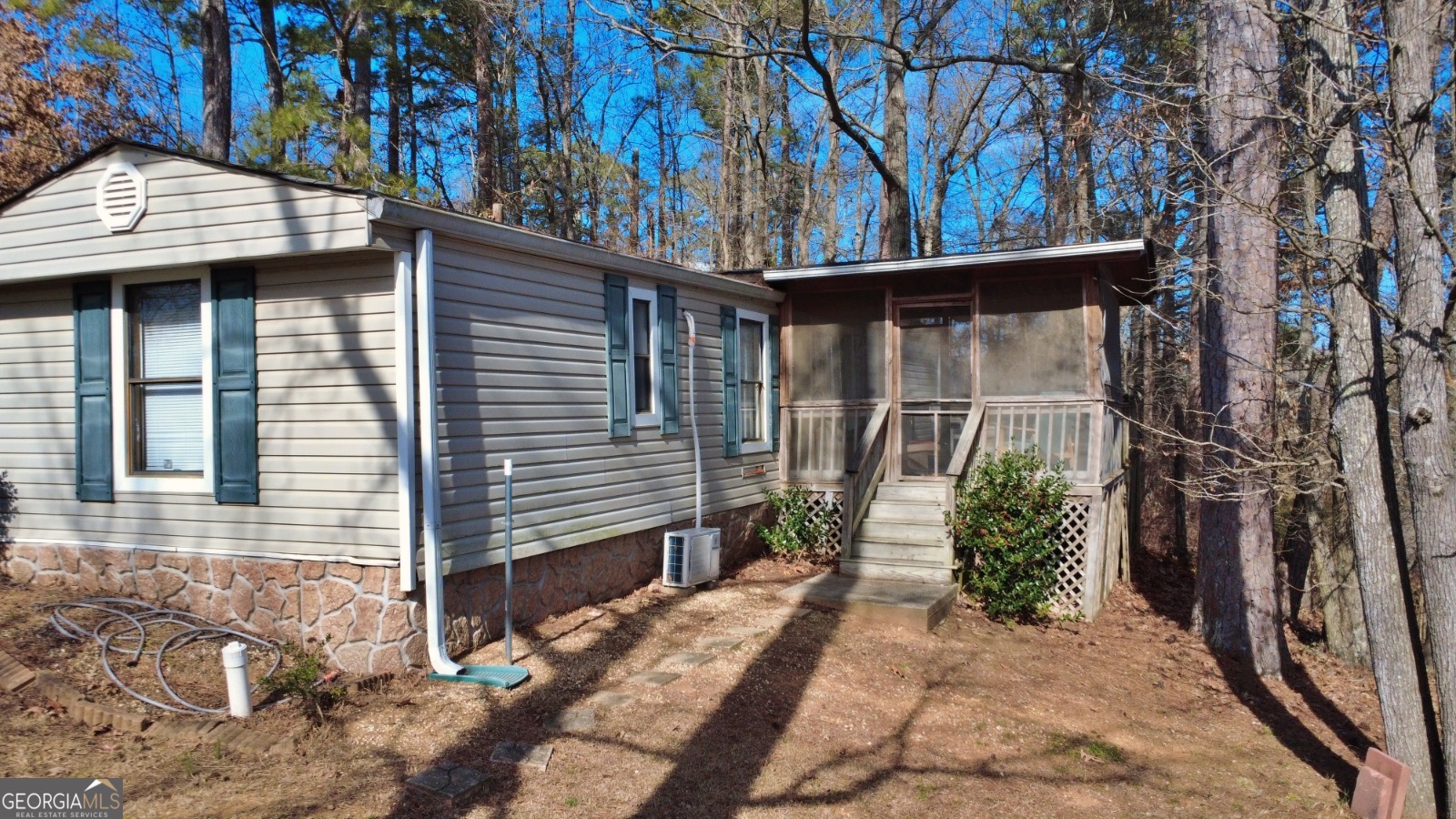 7112 E Blacks Bluff Road Cave Spring GA 30124