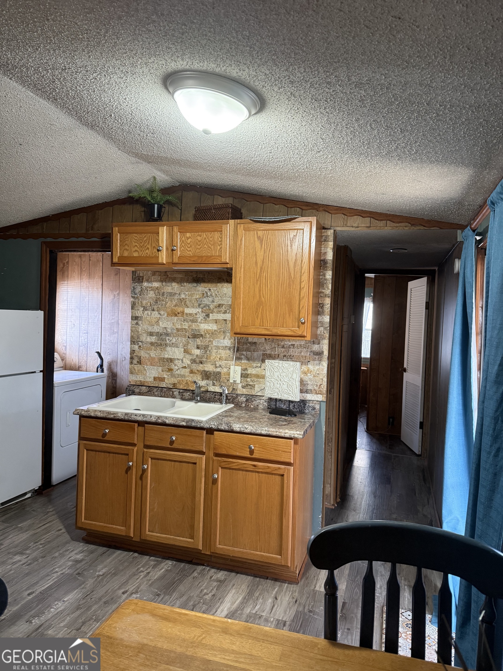 7112 E Blacks Bluff Road Cave Spring GA 30124