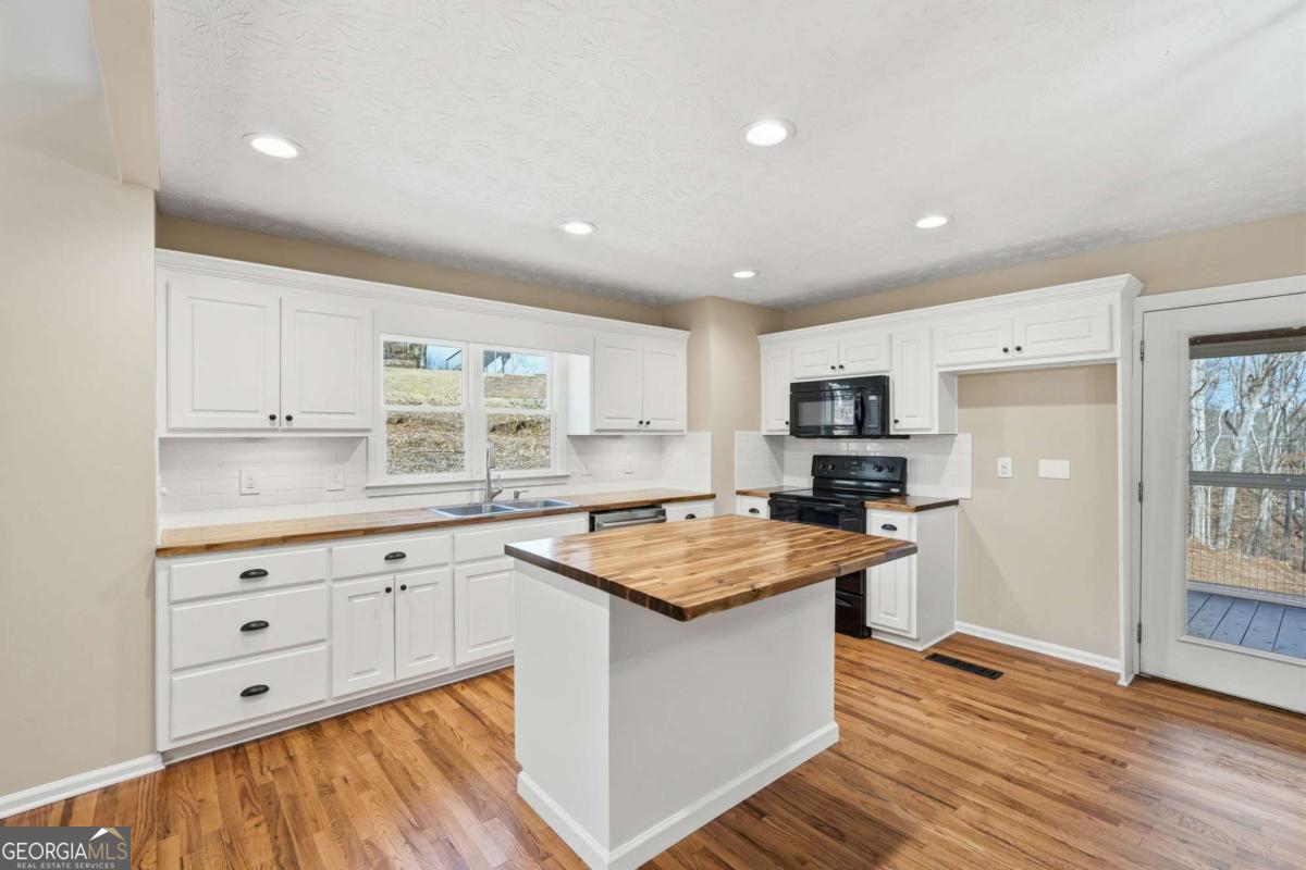 681 Chestatee Point Dawsonville GA 30534