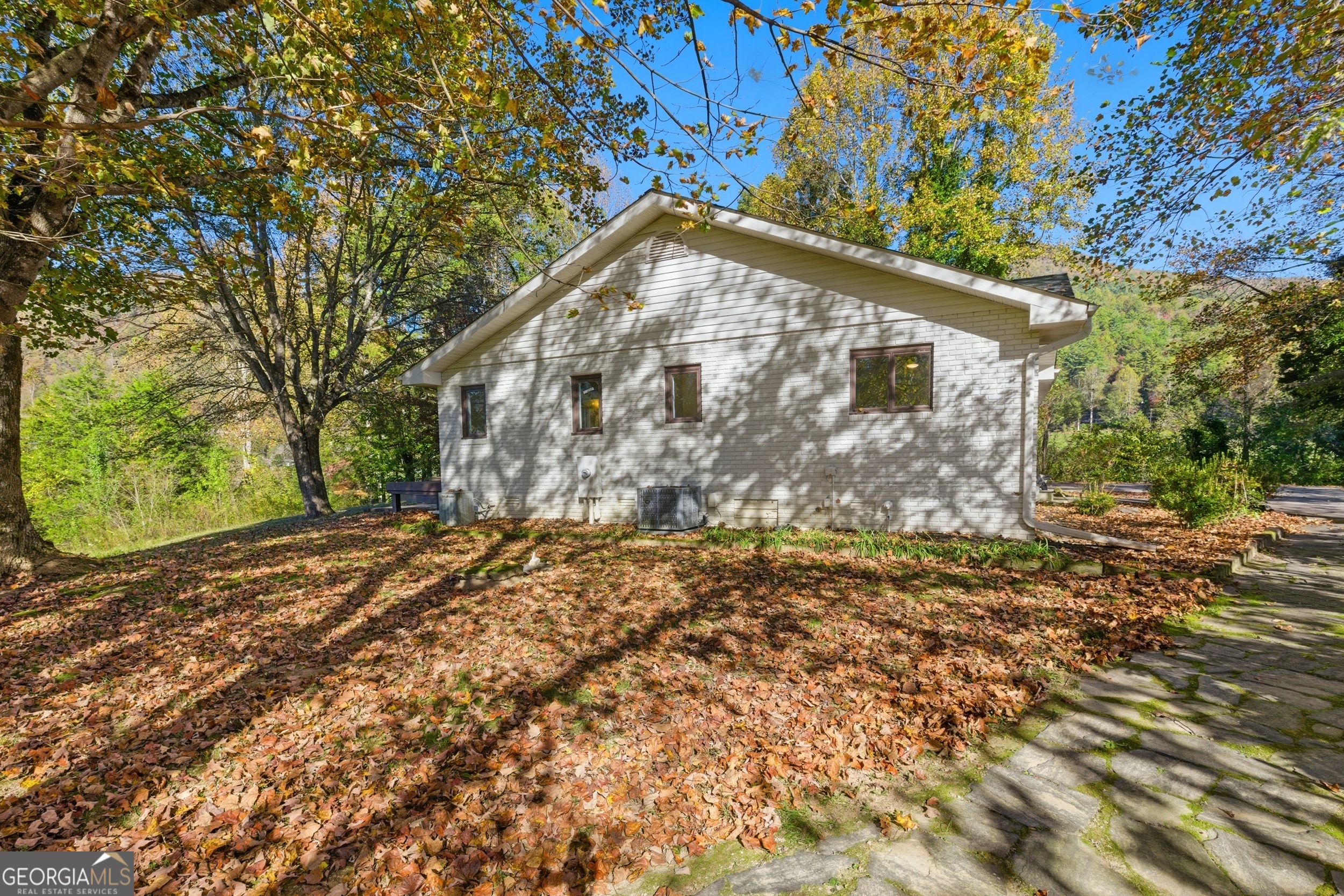 230 Majors Lane Rabun Gap GA 30568