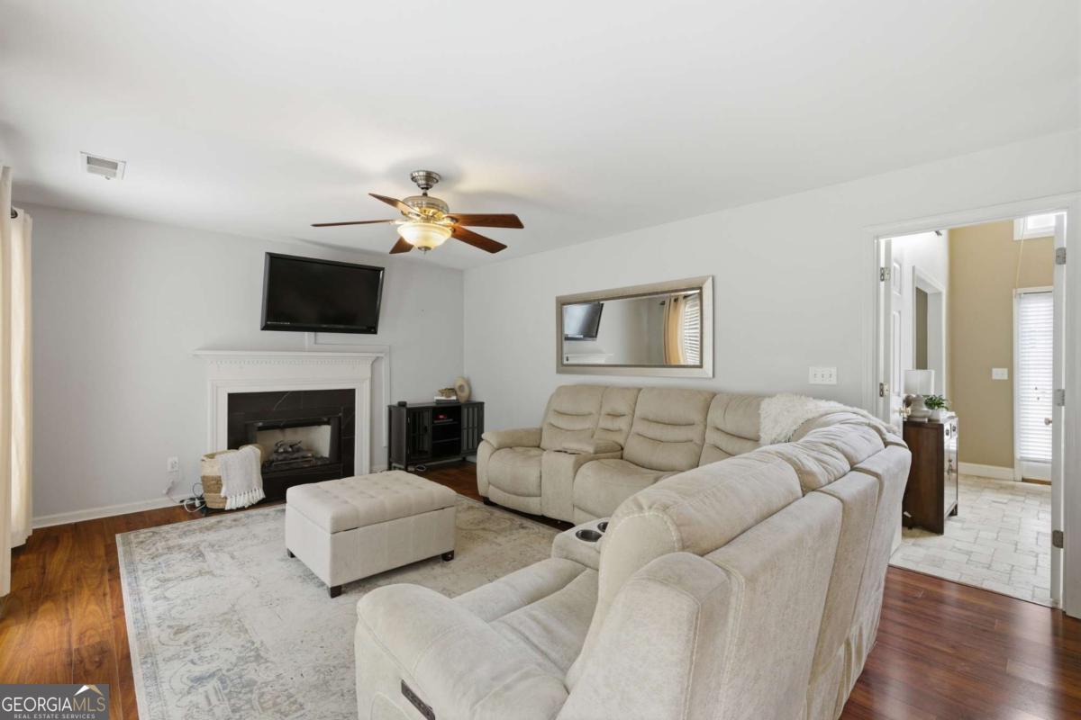 752 Hunters Trace Dallas GA 30157