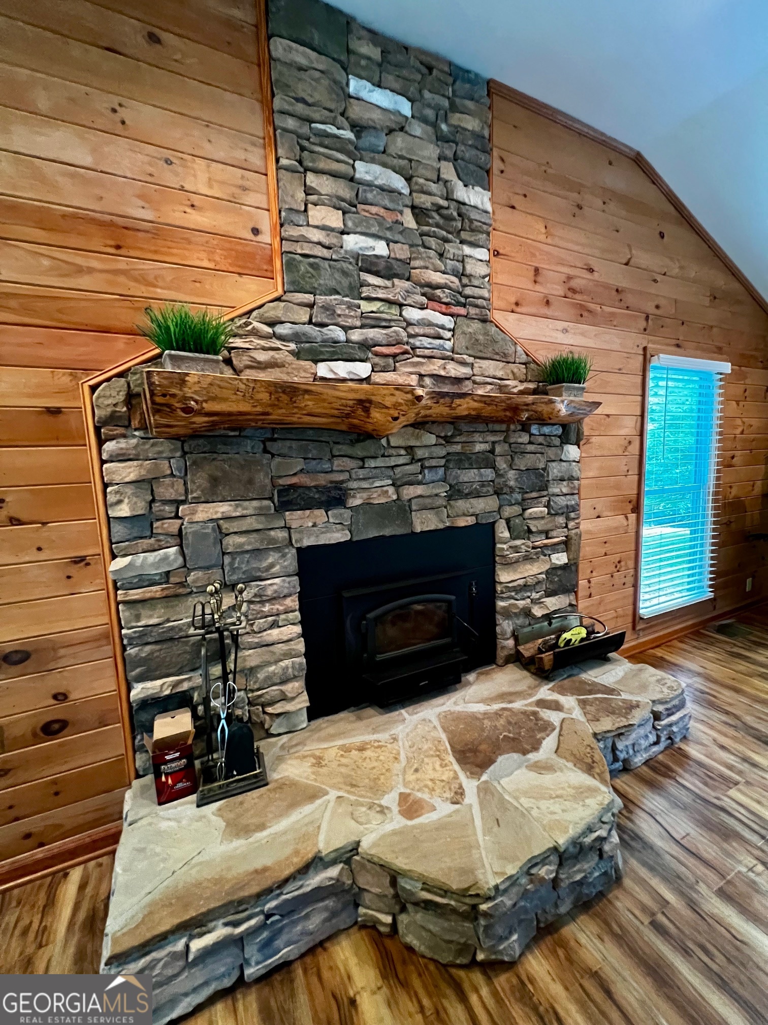 1319 Henry Evans Road Ellijay GA 30536