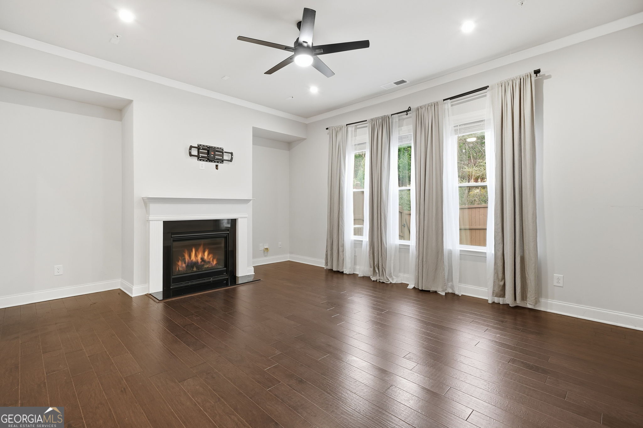 207 Holden Way Woodstock GA 30189