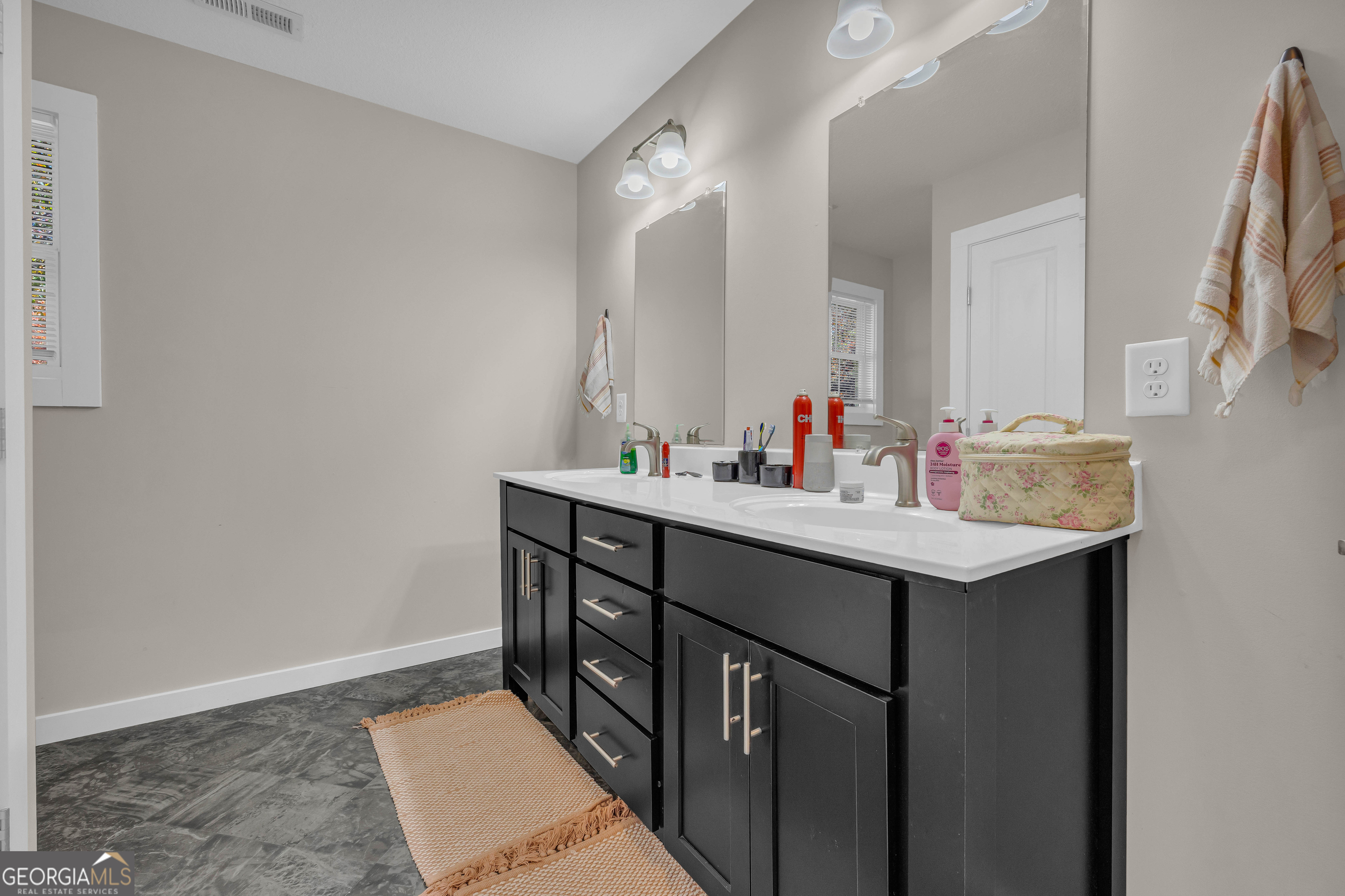 323 North Point Circle Hartwell GA 30643