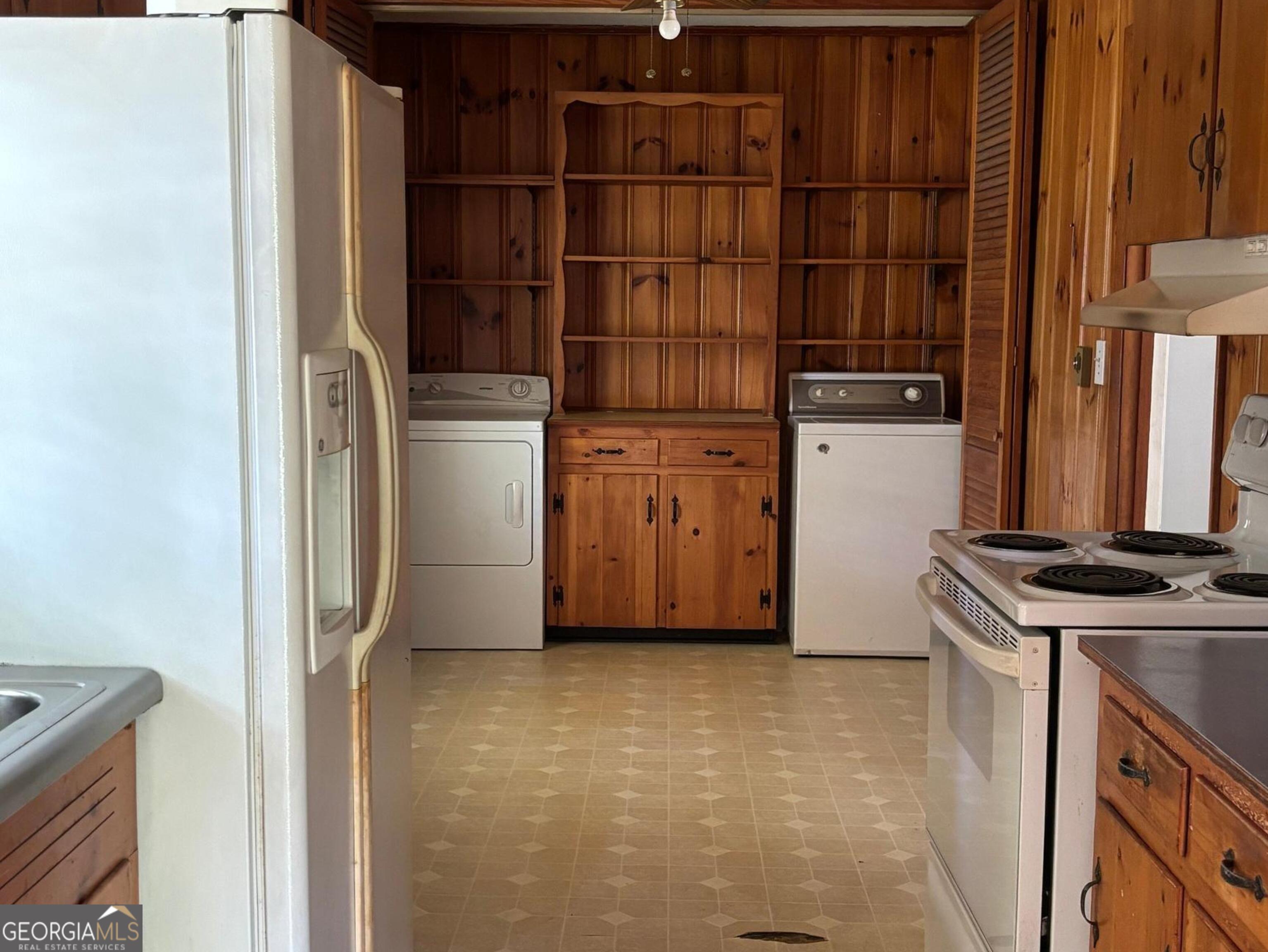 51 Robin Hood Road Reynolds GA 31076