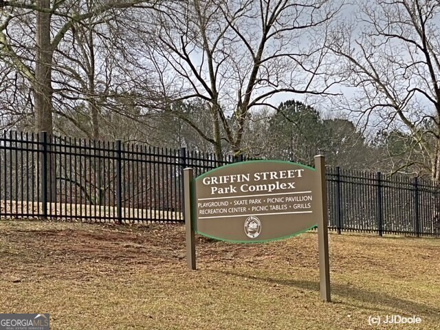 21 Smith Street Grantville GA 30220