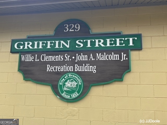 21 Smith Street Grantville GA 30220