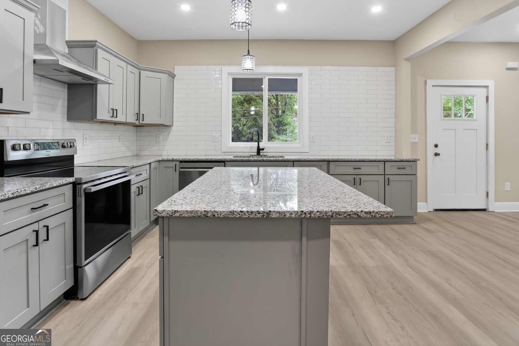 607 E Solomon Street Griffin GA 30223