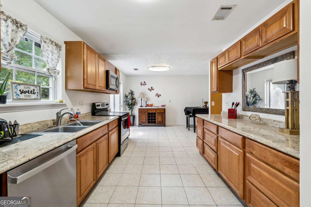 2890 Maple Vista Lane Lawrenceville GA 30044