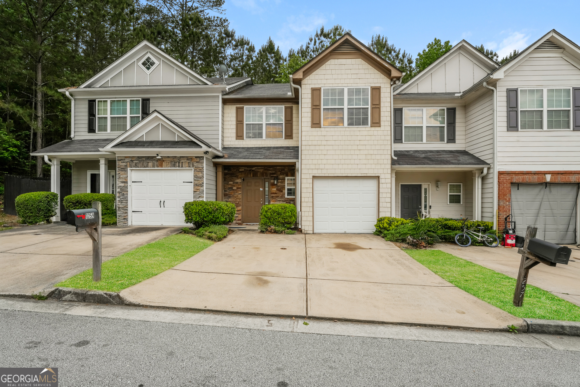 1259 Chinon Point Lithonia GA 30058