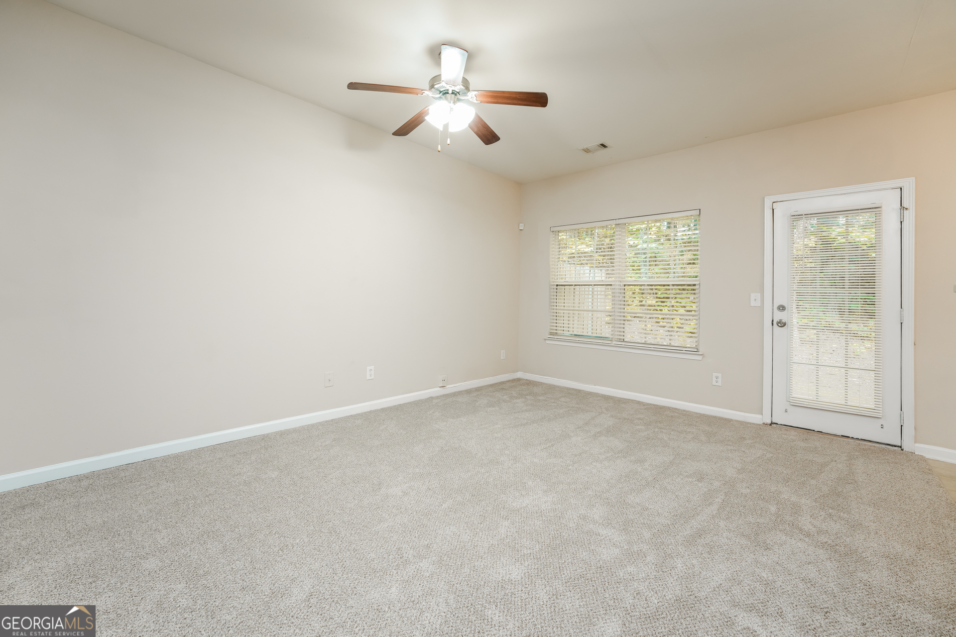 1259 Chinon Point Lithonia GA 30058