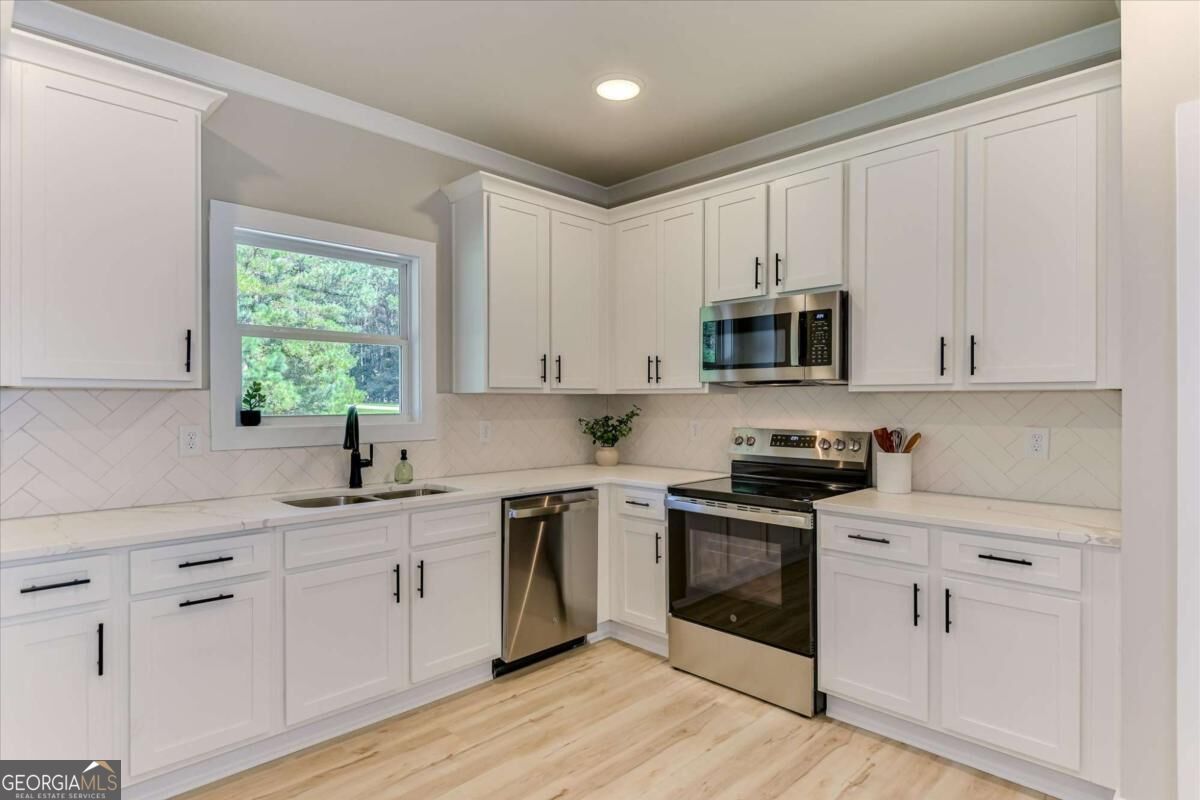 1198 Sunset Cove Tignall GA 30668