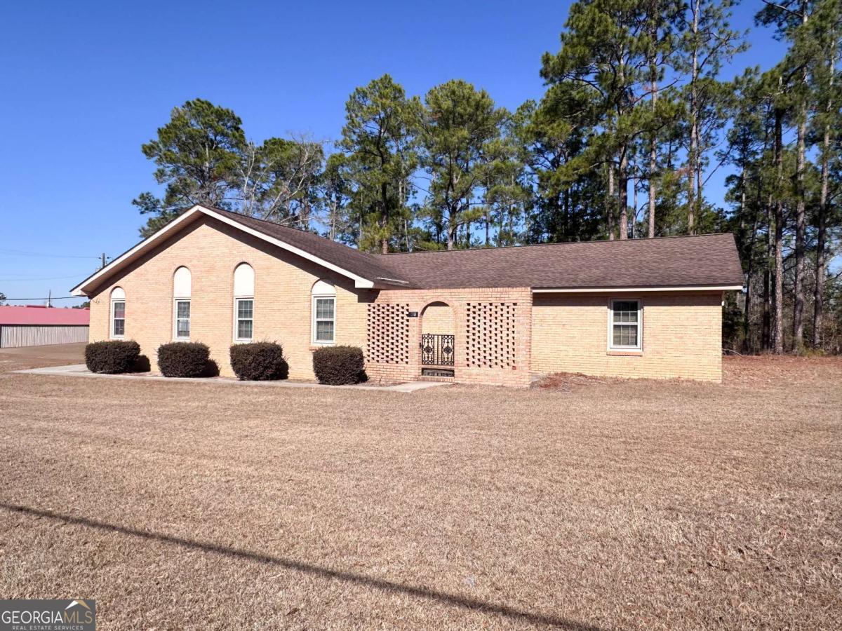 564 W Oglethorpe Avenue Lyons GA 30436