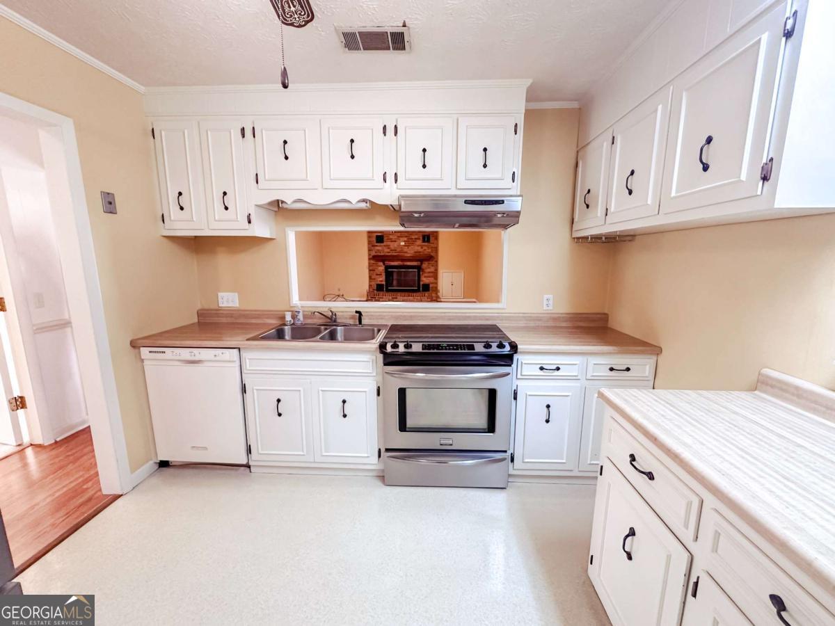 564 W Oglethorpe Avenue Lyons GA 30436