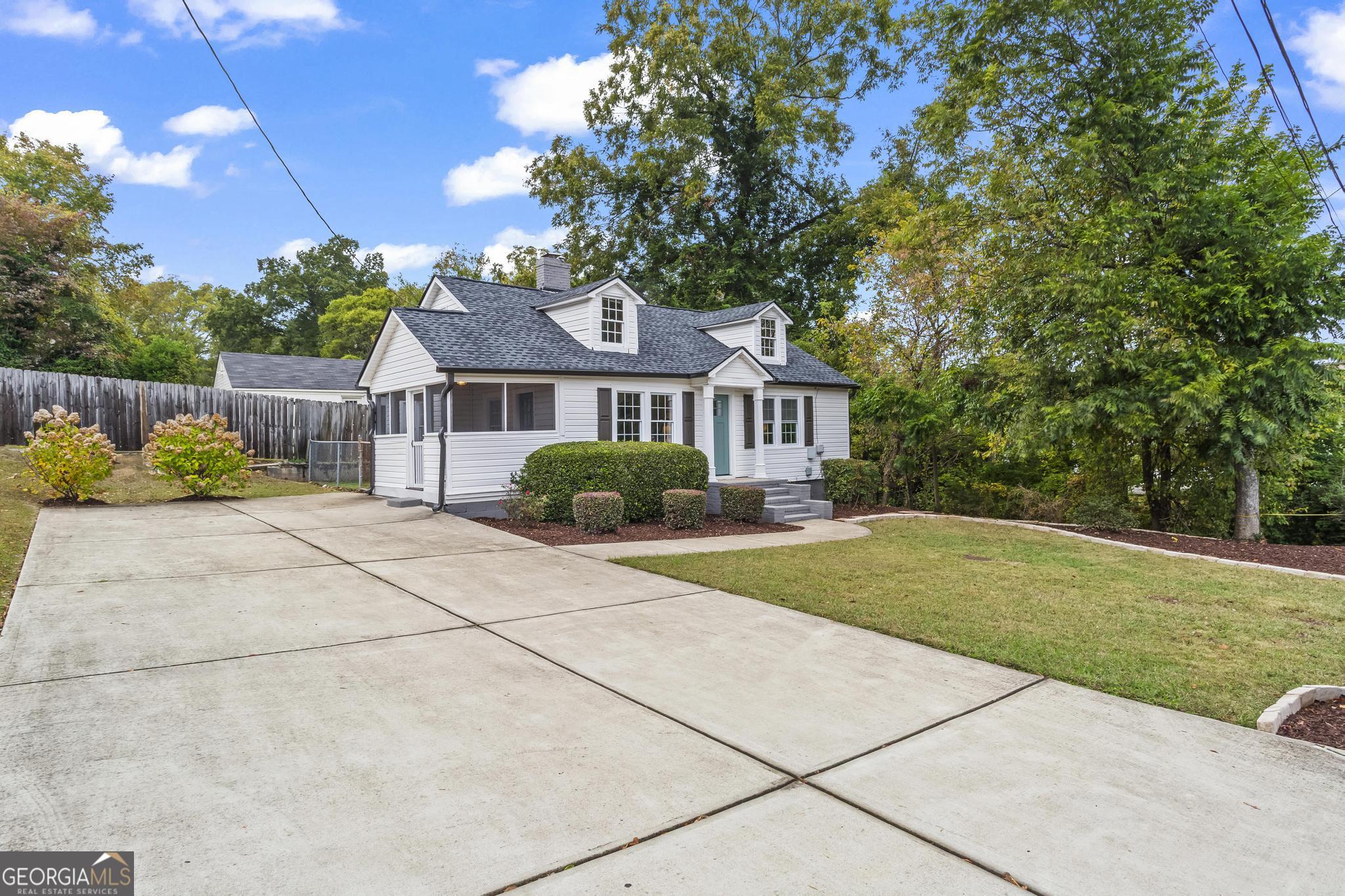 266 Crescent Circle SW Marietta GA 30064