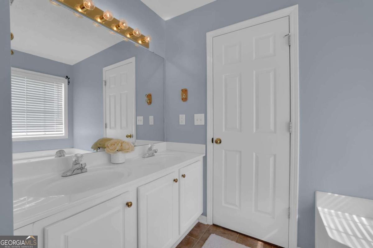 6185 Devonshire Drive Flowery Branch GA 30542