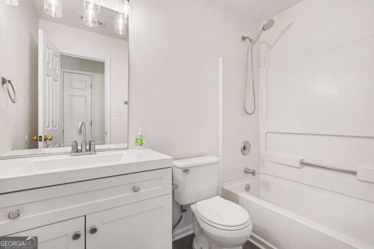 3 Bonnie Glen Lane Hampton GA 30228