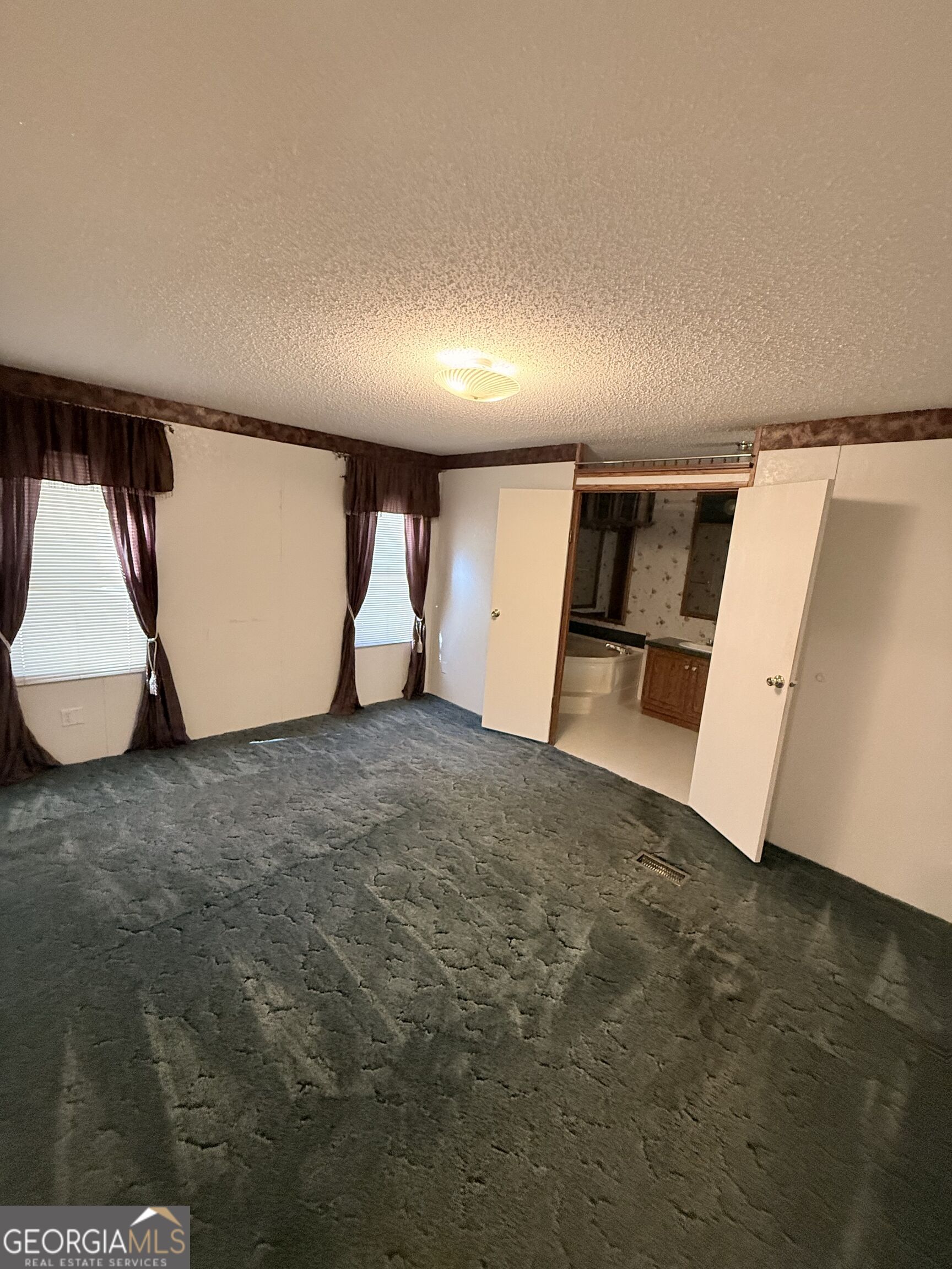 5180 Old Cornelia Highway Lula GA 30554