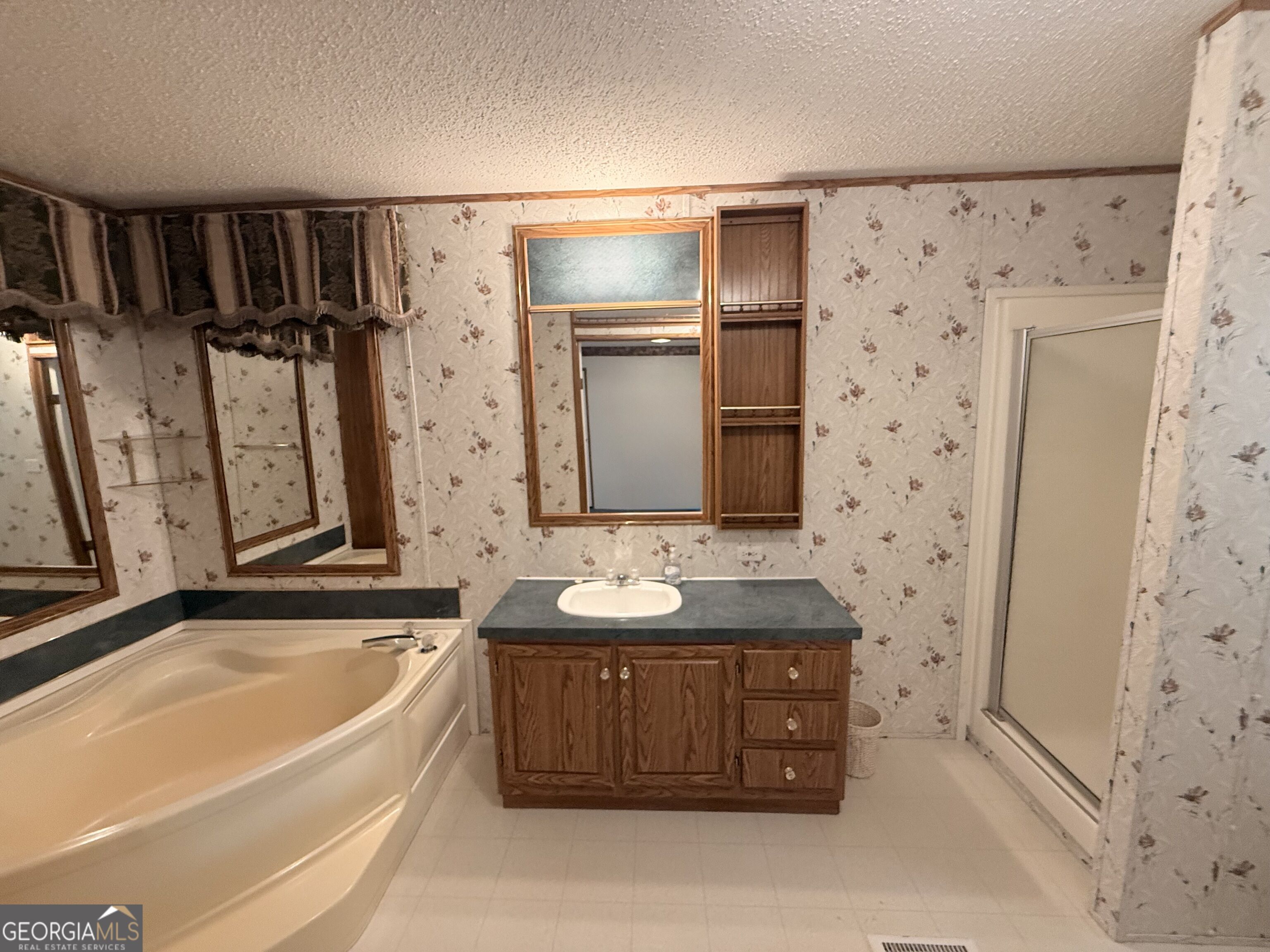 5180 Old Cornelia Highway Lula GA 30554