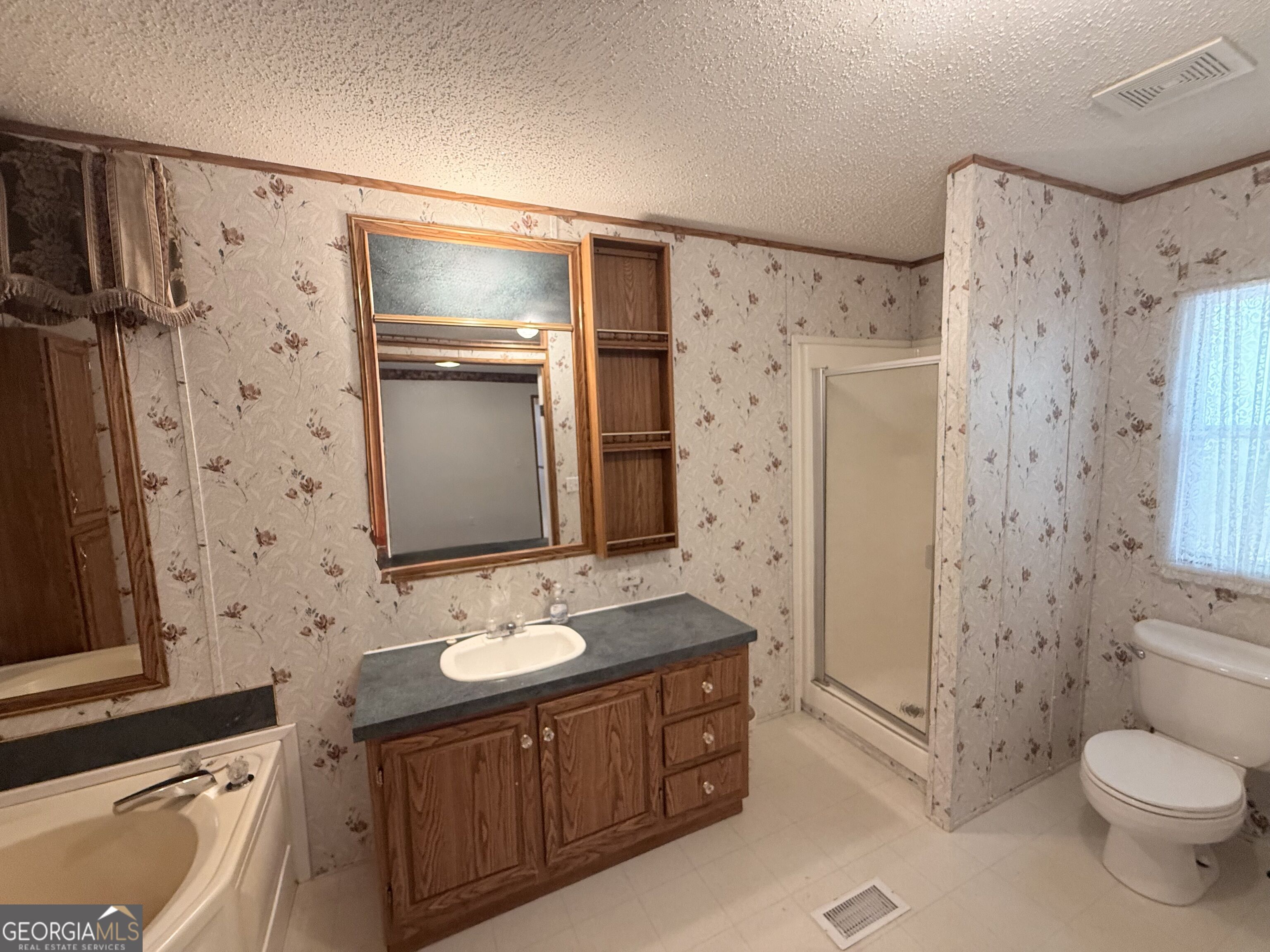 5180 Old Cornelia Highway Lula GA 30554