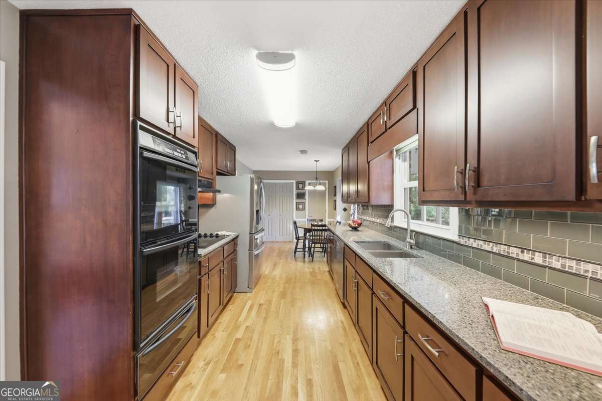 2334 Pine Point Drive Lawrenceville GA 30043