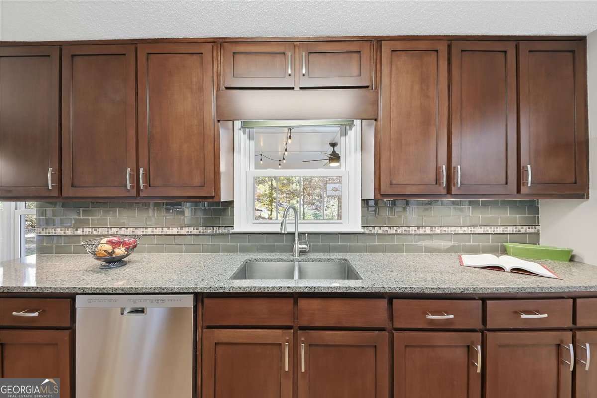 2334 Pine Point Drive Lawrenceville GA 30043