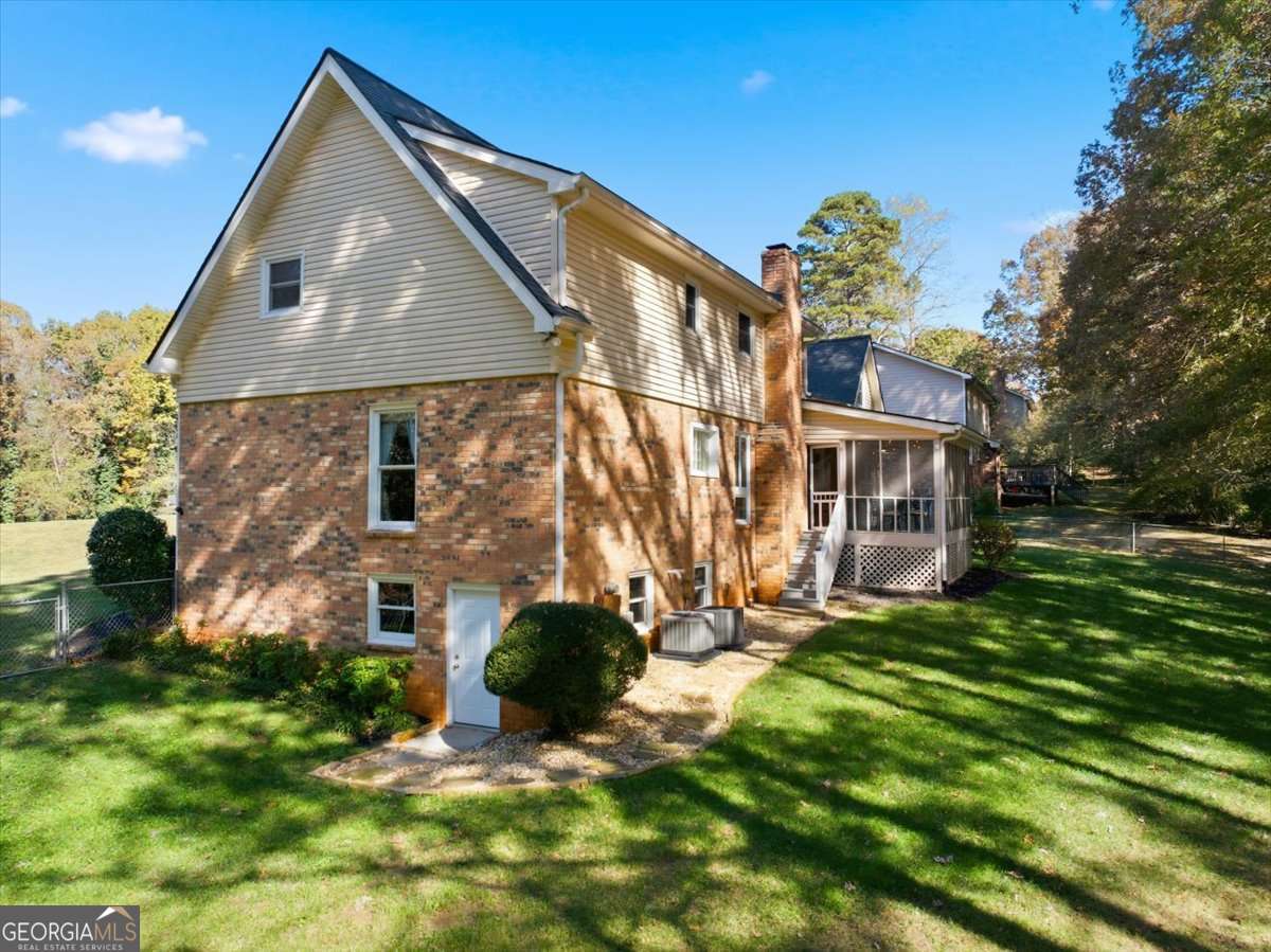 2334 Pine Point Drive Lawrenceville GA 30043