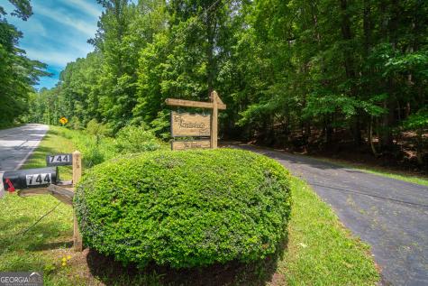 744 Skylake Road Sautee Nacoochee GA 30571