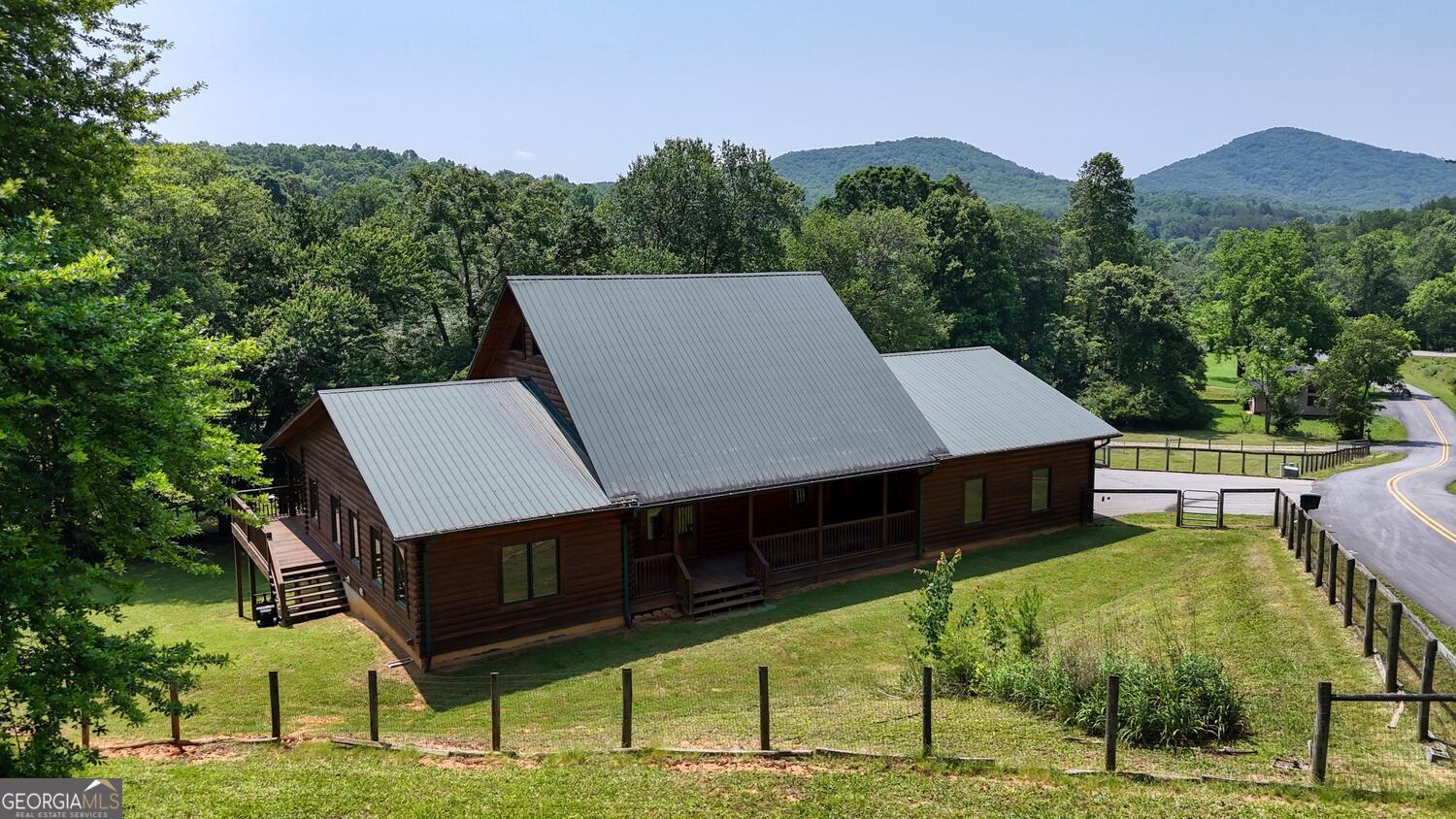 130 Stable Gate Drive Blairsville GA 30512